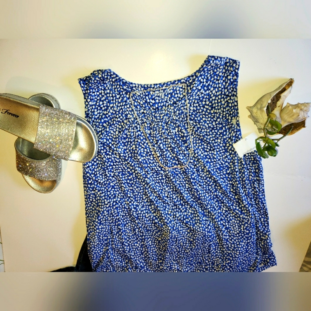 Scrunched Collar 🔵⚪ Sleeveless Top.